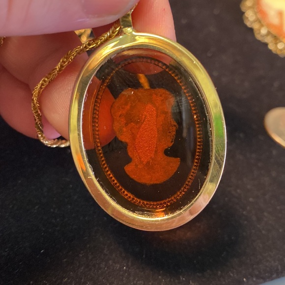 Gorgeous Translucent Pink Cameo on Amber Glass - Picture 3 of 5